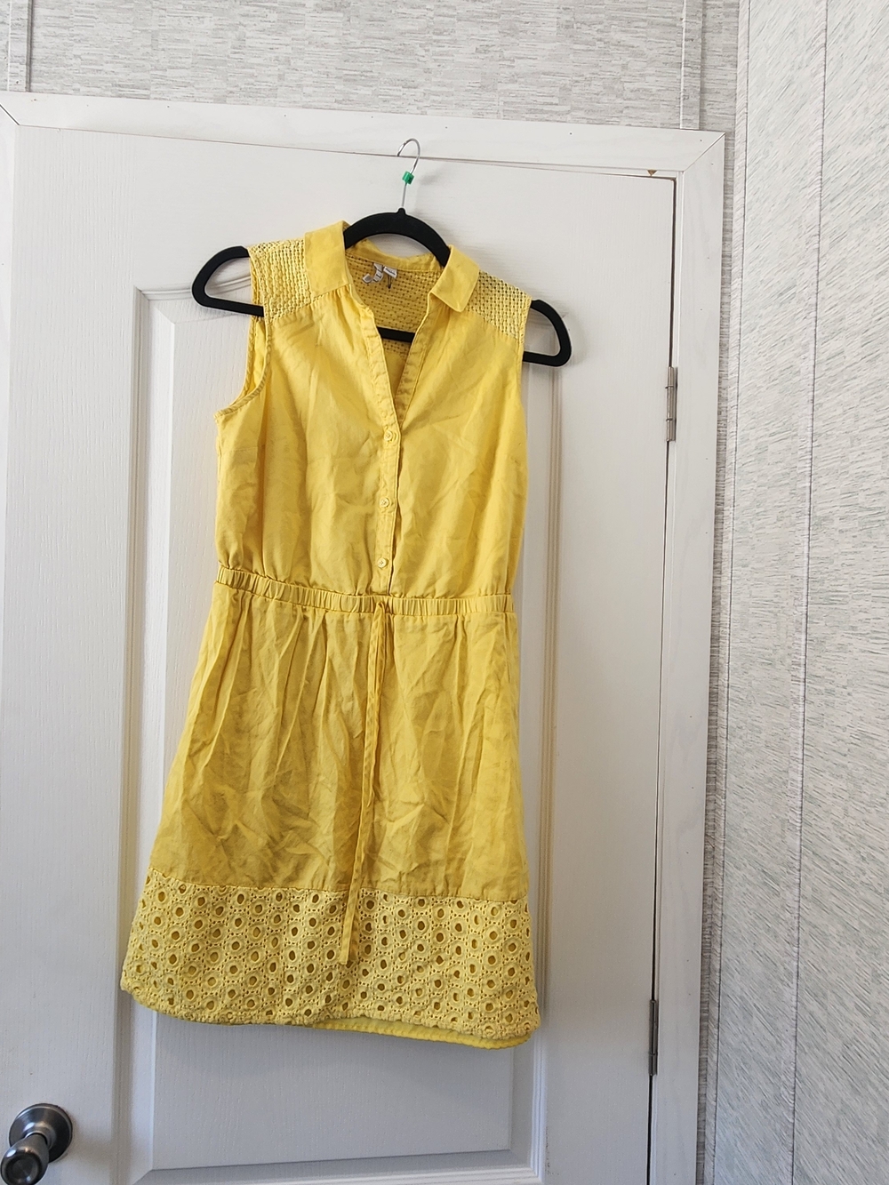 Elle Sleeveless Yellow Button-Front Midi Dress with Crochet Hem S Euc